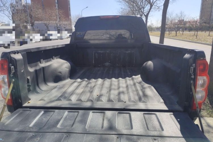 Used Great Wall Wingle 5 2017 2.4L European Version Gasoline Two-Wheel Drive Entry-Level Big Double Cab 4G69S4N