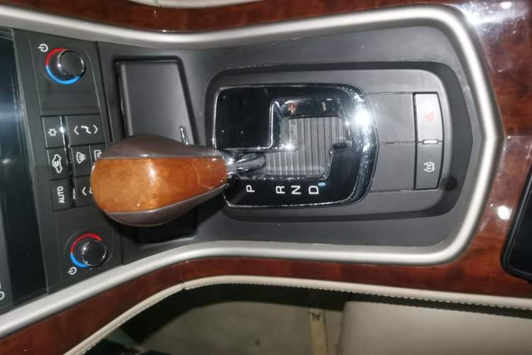 Used Cadillac SLS Seville 2007 2.8 Elite Edition Gear Lever