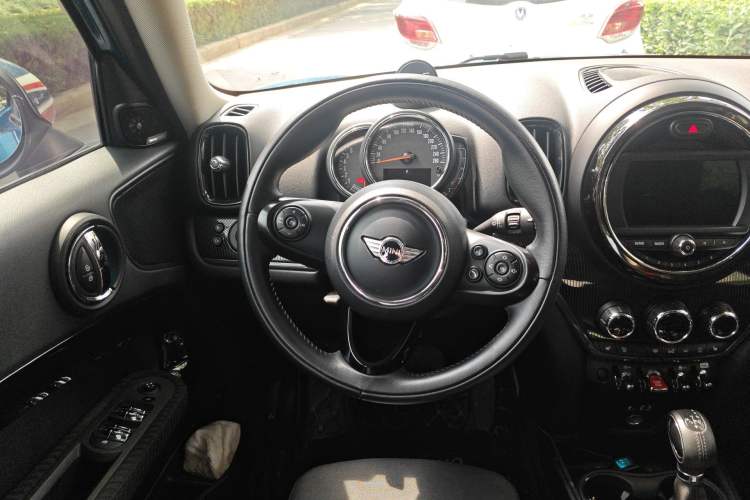 Used MINI Countryman 2017 1.5T COOPER ALL4 Traveler Steering Wheel