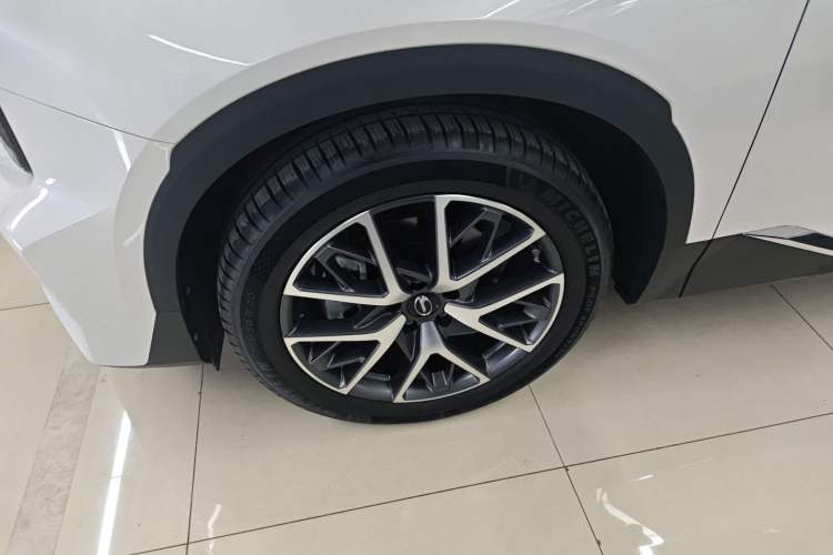 Used GAC Trumpchi GS8 2025 Linghang Series 2.0 TGDI Two-Wheel-Drive Luxury Edition 5 Seats Left Front Wheel Hub