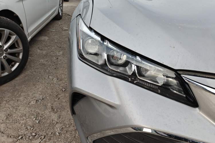 Used Toyota Avalon 2019 2.5L Touring Premium Version China VI Standard Right Front Headlight