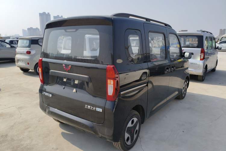 Used Wuling Zhiguang New Energy 2025 Model 305km Ambitious Edition