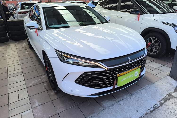 Used BYD Qin L 2024 DM-i 120KM Leading Model Front Right 45 Deg