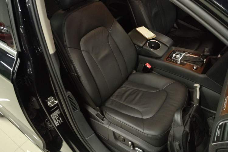 Used Audi Q7 2014 35 TFSI quattro Ambition model
