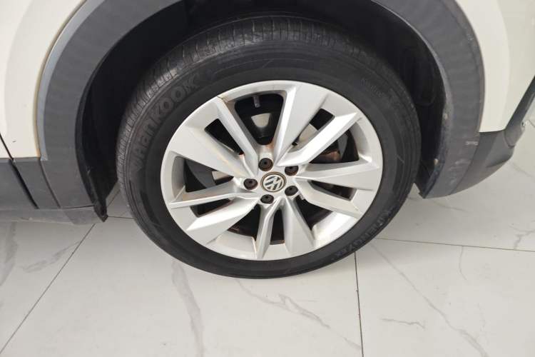 Used Volkswagen T-Cross 2019 280TSI DSG Comfort Edition Right Front Wheel Hub