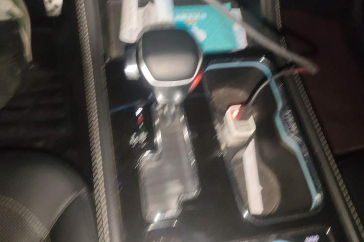 Used BAIC Off-Road BJ40 2018 PLUS 2.3T Automatic Four-Wheel Drive Flagship Version China V Emission Standard Gear Lever