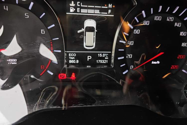 Used GAC Trumpchi GS4 2016 235T G-DCT Elite Edition Odometer Close Up