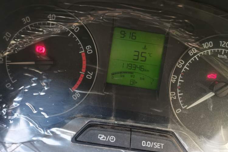 Used Skoda Rapid 2013 1.6L Manual Smart Selection Model