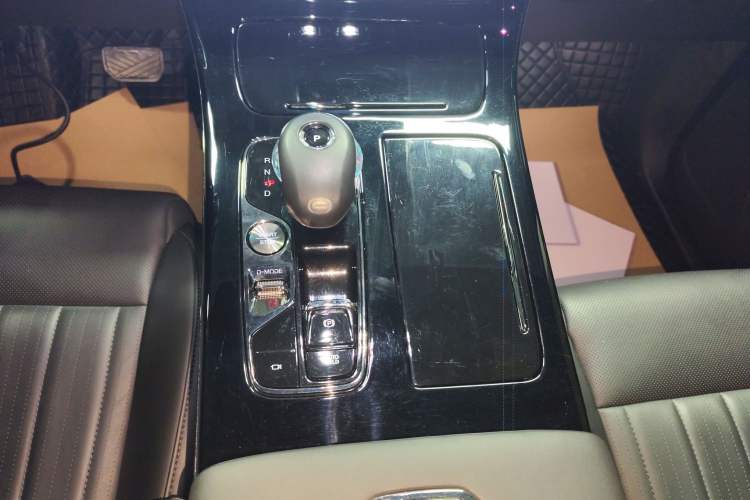 Used GAC Trumpchi M8 2023 Zongshi Series Dual-Motor Supreme Edition