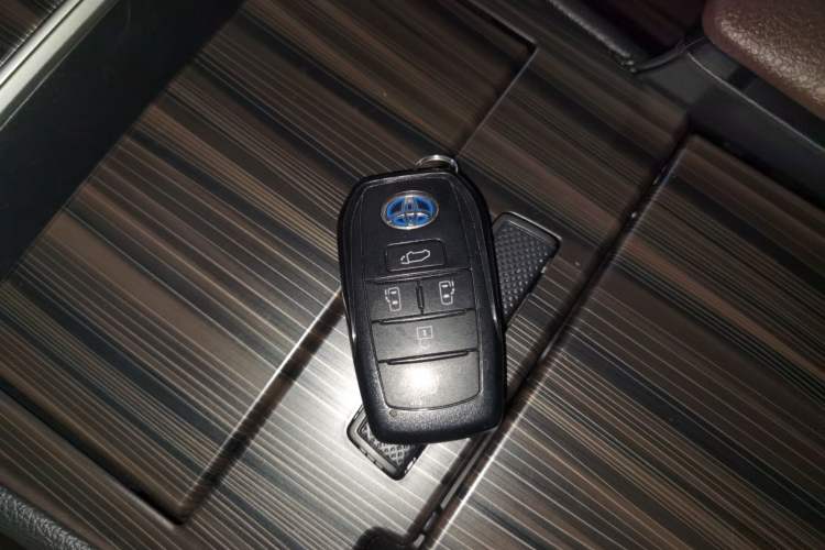 Used Toyota SIENNA 2023 2.5L Hybrid Platinum Edition