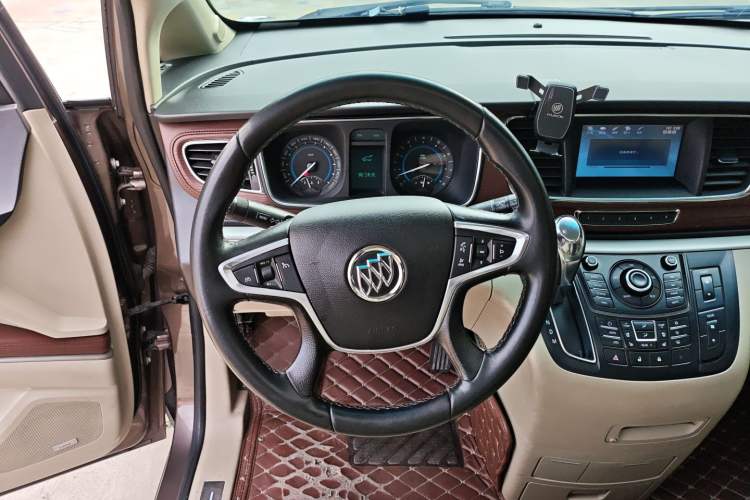 Used Buick GL8 2014 3.0L XT Luxury Business Flagship Edition Steering Wheel