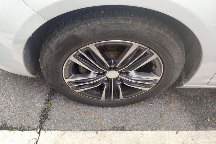 Used Peugeot 308 2019 1.6L Automatic Luxury Version China V Standard Left Front Wheel Hub