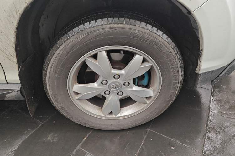 Used BYD S6 2013 Platinum Edition 2.0L Manual Luxury Model
