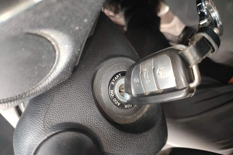 Used JAC Group Refine S5 2013 2.0T Manual Luxury Edition