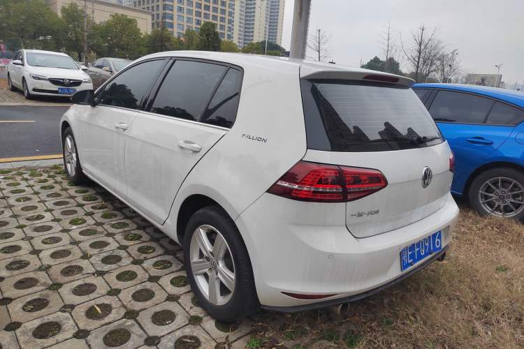 Used Volkswagen Golf 2017 1.6L Automatic Comfort Million-Vehicle Anniversary Edition