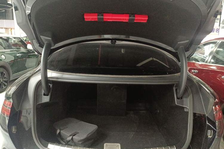 Used Denza Z9 2024 1100 km All-Wheel-Drive Ultra Version Trunk