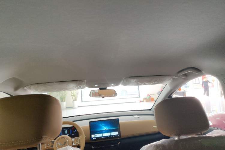 Used Wuling Starlight 730 2025 Model Plug-in Hybrid 125km Luxury Edition
