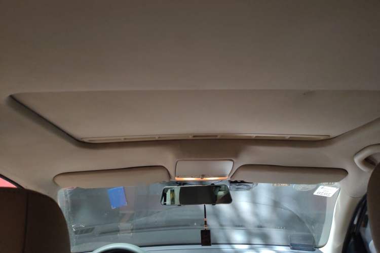 Used Volkswagen Bora 2014 1.6L Manual Comfort Model Headliner