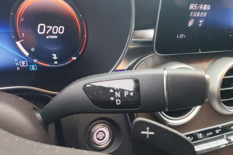 Used Mercedes-Benz GLC 2020 Facelift GLC 260 L 4MATIC Luxury Edition Gear Lever