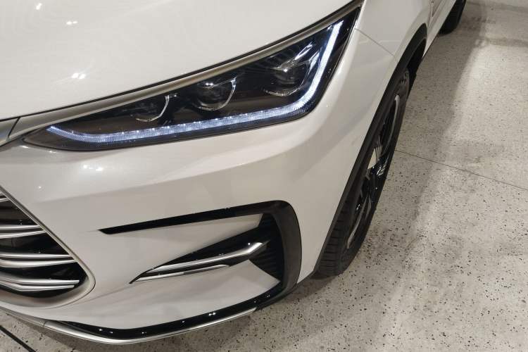 Used BYD Tang New Energy 2023 DM-i Champion Edition 112KM Prestige Model Left Front Headlight