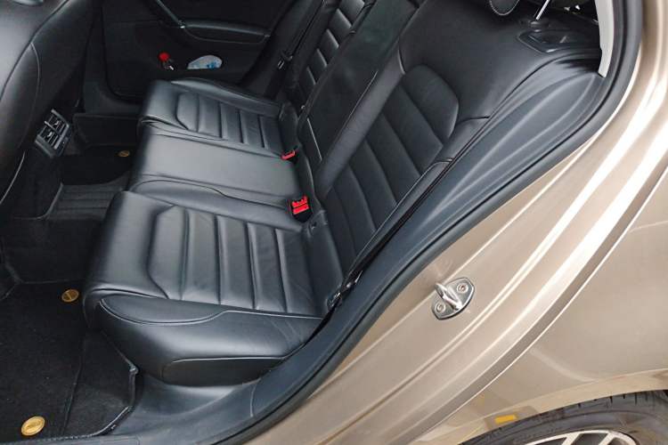 Used Volkswagen Golf 2016 230TSI Automatic Luxury Version Left Rear Seat