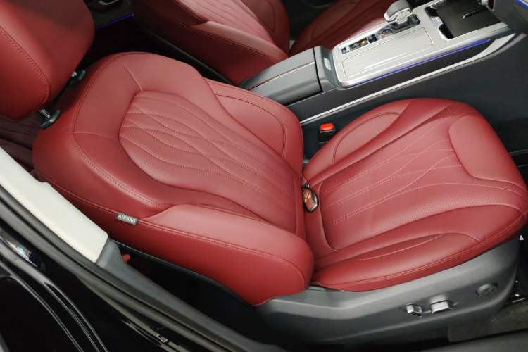 Used Hongqi HS5 2025 2.0T Two-Wheel Drive Flagship Pro Edition Right Front Seat