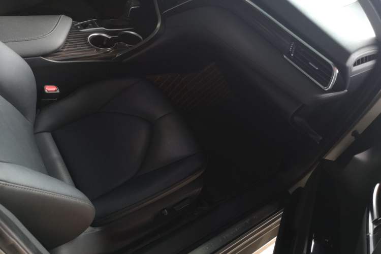 Used Toyota Camry 2019 2.5G Luxury Edition China VI Standard
