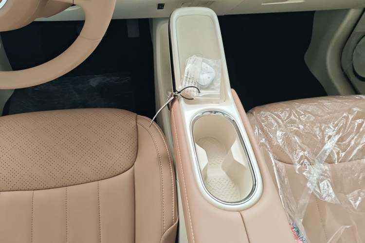 Used Wuling Bingo 2025 333 km Lingxi Connected Version Gear Lever