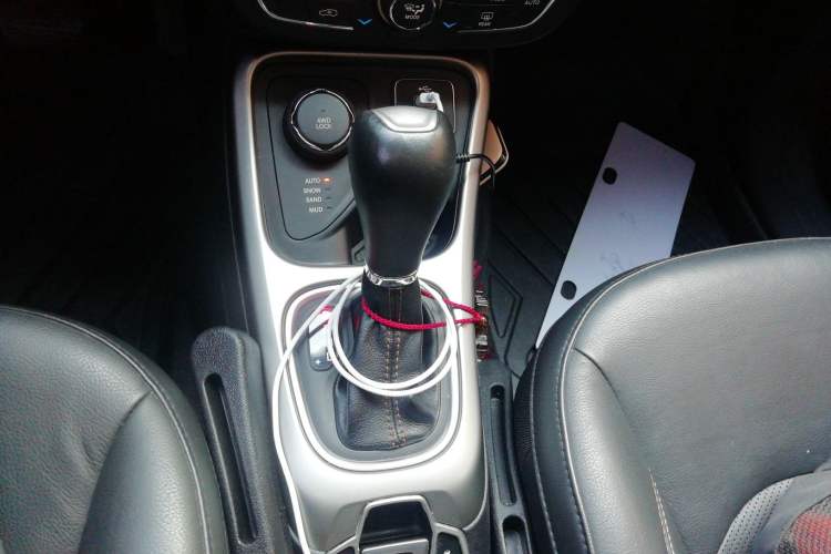 Used Jeep Compass 2017 200T Automatic Family Enjoyment Four-Wheel Drive Edition