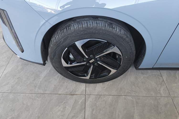 Used Geely Galaxy L6 2025 EM-i 140km Explorer+ Edition