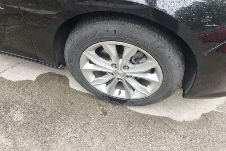 Used Chevrolet Malibu XL 2021 535T Automatic Sport Edition Right Front Wheel Hub