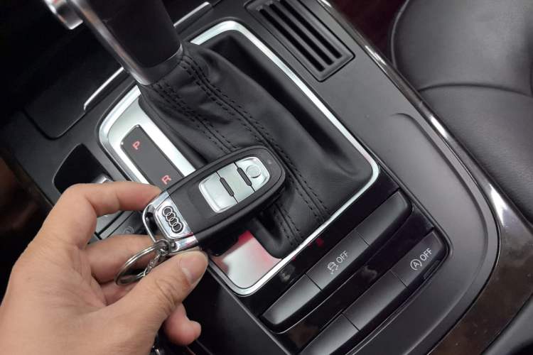 Used Audi A4L 2015 30 TFSI Automatic Comfort Model Vehicle Key