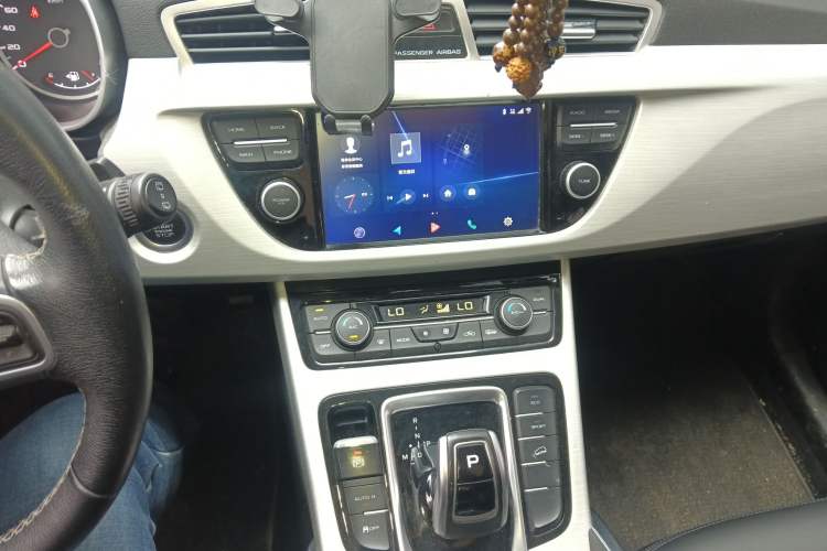 Used Geely Auto Emgrand X7 Sport 2020 1.8TD DCT Two-Wheel Drive Zhiya Model
