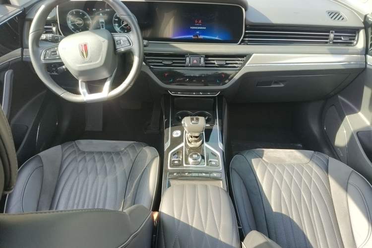 Used Hongqi HS5 2022 Revised Version 2.0T Smart Connect Flagship Edition Center Console