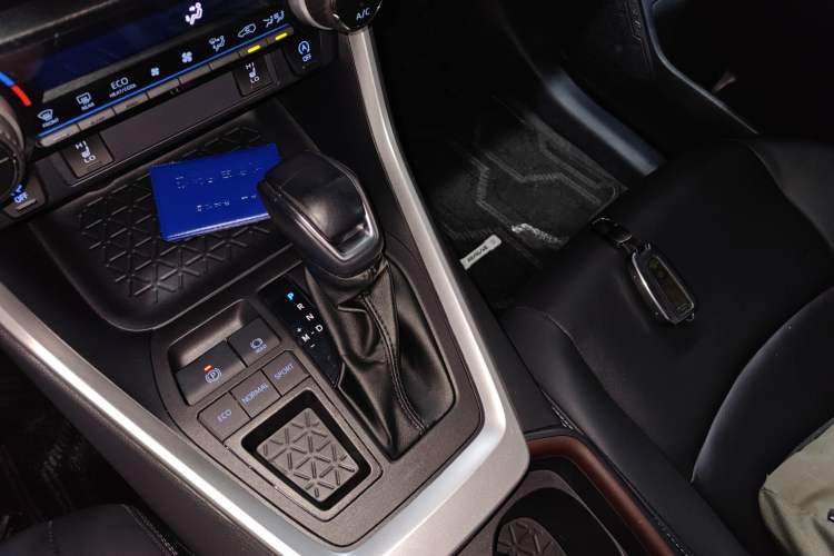 Used Toyota RAV4 2022 2.0L CVT Two-Wheel Drive Fashion Plus Edition