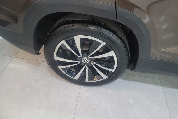 Used Volkswagen Tharu 2019 280TSI Two-Wheel Drive Luxury Edition China V Standard Right Rear Wheel Hub