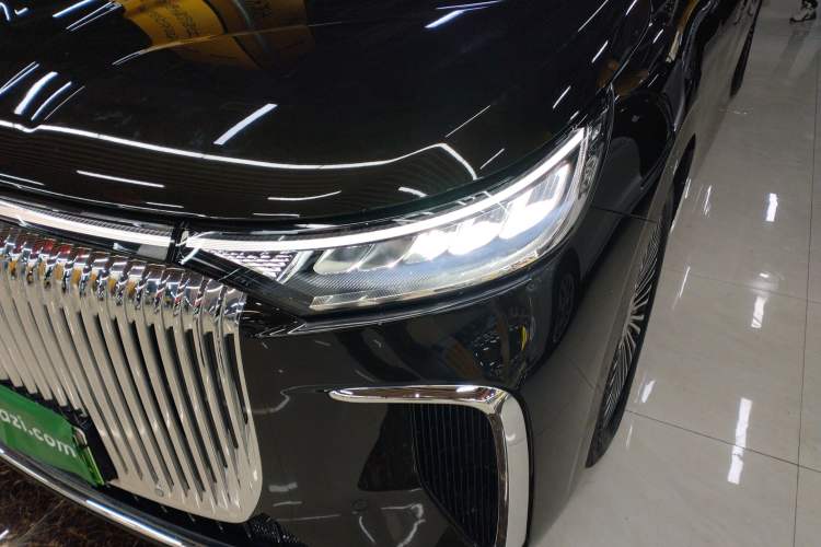 Used VOYAH Dream 2025 PHEV Four-Wheel-Drive Flagship Kunpeng Edition
