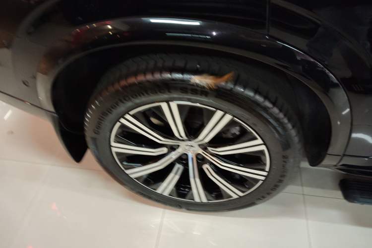 Used Volvo XC90 2021 B6 Luxury Smart Edition 7-Seater Exterior 4