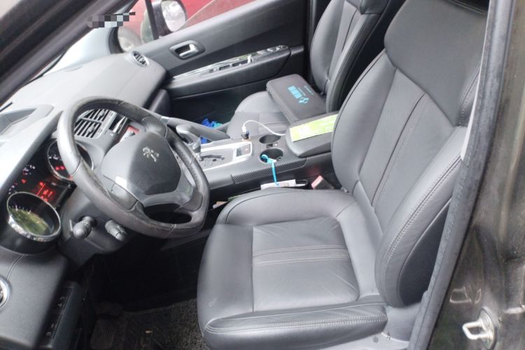 Used Peugeot 3008 2015 2.0L Automatic Trend Edition
