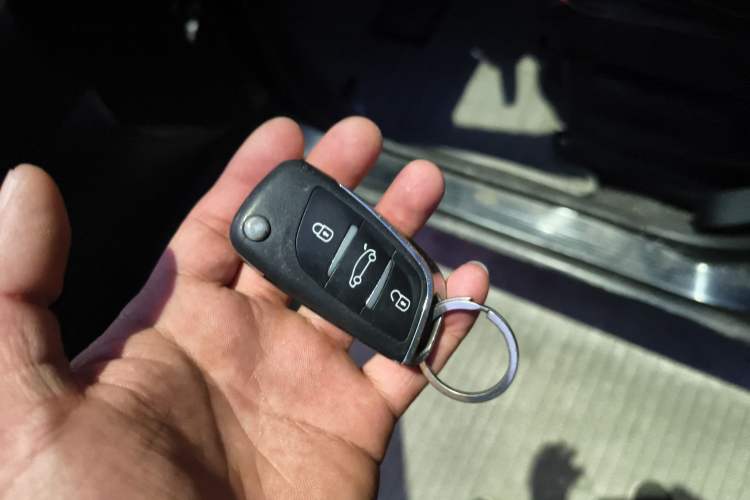 Used Nissan Livina 2013 1.6XE Manual Comfort Edition