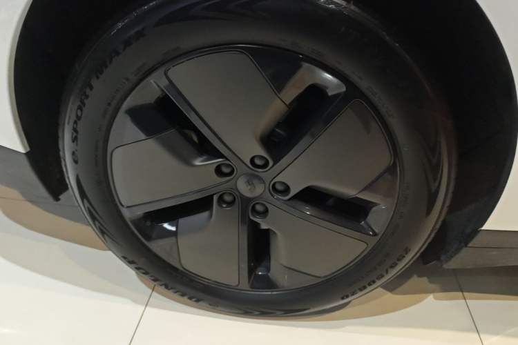Used Li Auto i6 2025 Model Two-Wheel-Drive Standard Type