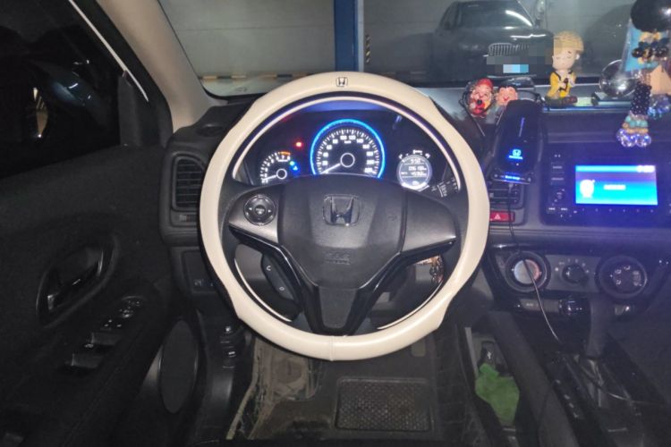 Used Honda Vezel 2015 1.5L CVT two-wheel drive Comfort trim Steering Wheel