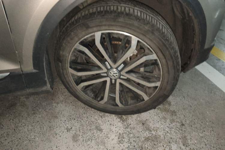 Used Volkswagen T-ROC 2020 280TSI DSG Two-Wheel Drive Comfort Version Right Front Wheel Hub
