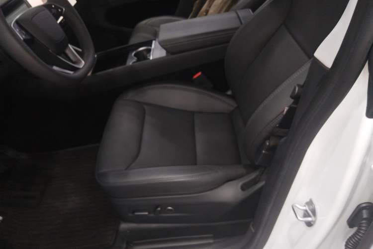 Used Tesla Model Y 2025 Long-Range All-Wheel-Drive Version
