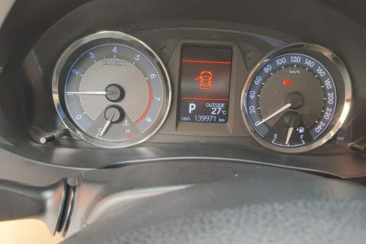 Used Toyota Corolla 2014 1.6L CVT GL-i Odometer Close Up