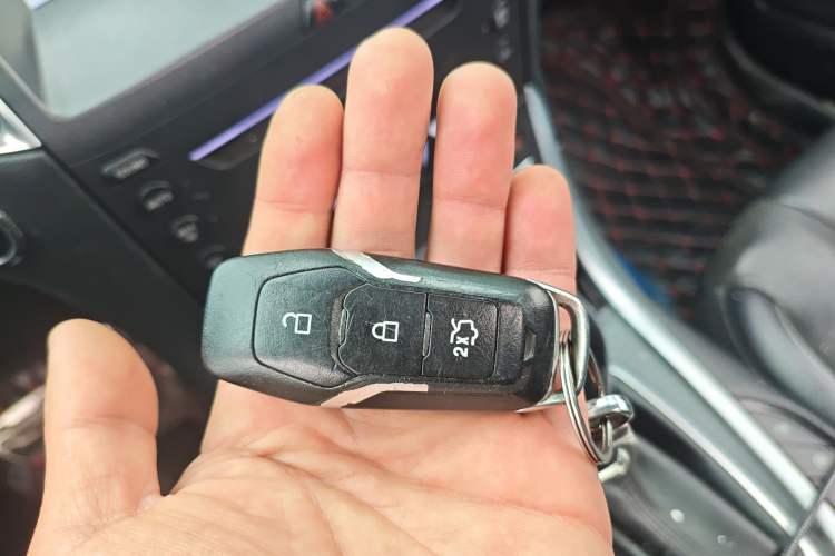 Used Ford Edge 2016 EcoBoost 245 Four-Wheel Drive Titanium 7-Seater
