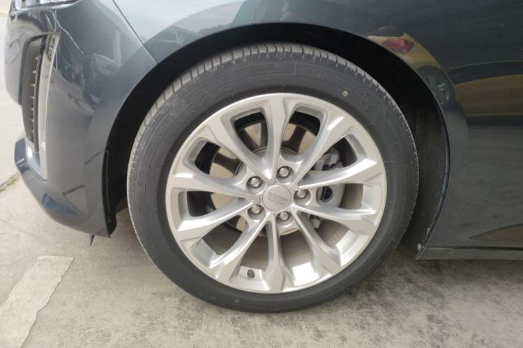 Used Cadillac CT5 2021 Revised 28T Luxury Version Left Front Wheel Hub