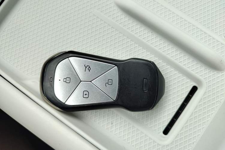 Used XPeng G6 2023 755 Ultra-Long Range Max Vehicle Key
