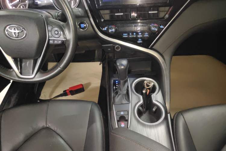 Used Toyota Camry 2021 2.0G Luxury Edition
