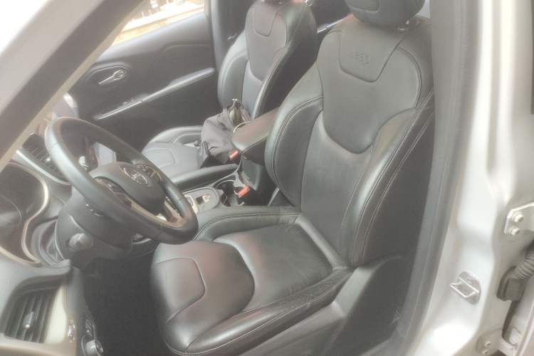 Used Jeep Cherokee 2017 2.4L Leading Edition